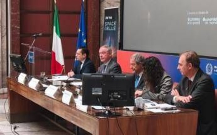 Urso: &quot;Spazio e mare, due settori per lo sviluppo dell'eccellenza scientifica e manifatturiera italiana&quot;