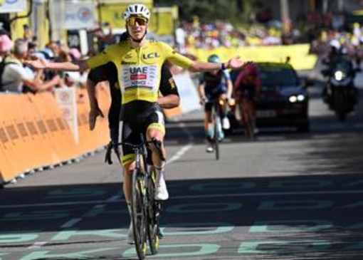 Tour de France, Pogacar vince anche sull'Alpe d'Huez Tour de France, Pogacar vince anche sull'Alpe d'Huez