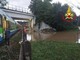 Maltempo, tragedia sfiorata in Lombardia. Si apre voragine nel Lecchese, treno bloccato a pochi metri
