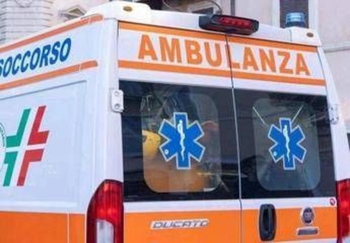 Catanzaro, pilota di canadair accoltellato in aeroporto: è in codice rosso Catanzaro, pilota di canadair accoltellato in aeroporto: è in codice rosso