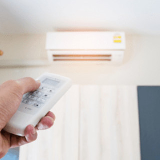 Caldo e condizionatori, 5 consigli per contenere costi in bolletta fino al 40%