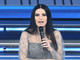 Sanremo, la gaffe 'piccante' di Pausini col microfono: "Mamma tutto bene..."