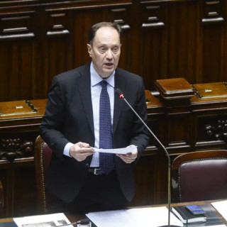 Ciriani “Piano Casa sarà risposta permanente a emergenza abitativa”