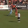 Il gol dell'anno arriva dall'Islanda: la punizione del portiere (da 70 metri) fa il giro del mondo Il gol dell'anno arriva dall'Islanda: la punizione del portiere (da 70 metri) fa il giro del mondo