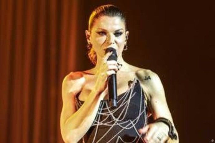 Alessandra Amoroso incinta, rivela: &quot;Ho paura di non essere all'altezza&quot;