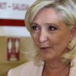 Marine Le Pen condannata, un anno con il braccialetto elettronico ma potrà candidarsi Marine Le Pen condannata, un anno con il braccialetto elettronico ma potrà candidarsi