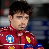 Leclerc resta in Ferrari: ufficiale il rinnovo per le prossime stagioni F1