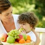 Caldo e bambini, il menù anti-afa dei pediatri: "Più acqua, frutta e pasti leggeri" Caldo e bambini, il menù anti-afa dei pediatri: "Più acqua, frutta e pasti leggeri"
