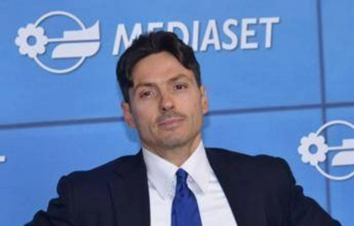 Berlusconi, il figlio Pier Silvio lo ricorda a Mediaset: &quot;Il suo modo di essere e lavorare parte del nostro Dna&quot;