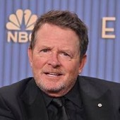 Michael J. Fox, standing ovation agli Emmy Awards: "Accettare il Parkinson non vuol dire arrendersi" Michael J. Fox, standing ovation agli Emmy Awards: "Accettare il Parkinson non vuol dire arrendersi"