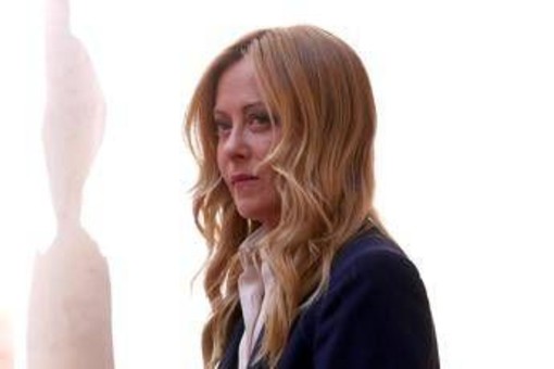 Meloni: "Mattarella ministro firmava per meno stranieri in classe". Dal Pd al M5S, la protesta delle opposizioni Meloni: "Mattarella ministro firmava per meno stranieri in classe". Dal Pd al M5S, la protesta delle opposizioni