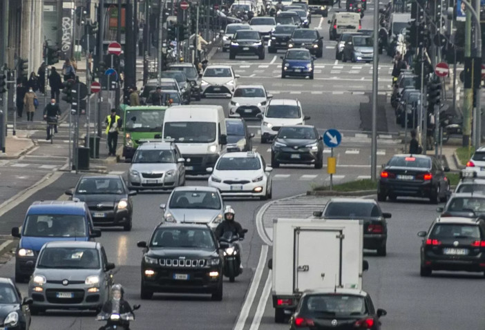 Automotive, in Italia mercato stabile a maggio
