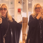 Mara Venier verso Sanremo, è polemica: "Vai con aereo privato coi nostri soldi". E lei replica Mara Venier verso Sanremo, è polemica: "Vai con aereo privato coi nostri soldi". E lei replica