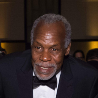 Danny Glover, star di 'Arma Letale': "Ho l'Alzheimer, è difficile ma ci convivo da anni" Danny Glover, star di 'Arma Letale': "Ho l'Alzheimer, è difficile ma ci convivo da anni"