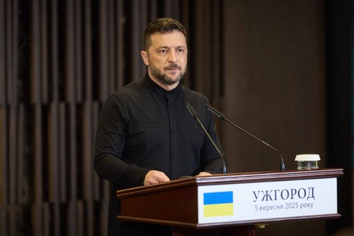 Zelensky “Mondo deve costringere criminali Cremlino a fermare uccisioni”