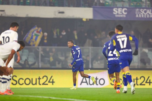 Prima vittoria in campionato per il Verona, l’Atalanta cade al Bentegodi