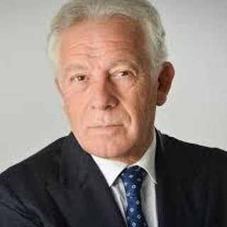 Lum, laurea magistrale honoris causa in economia e management a Paolo Agnelli Lum, laurea magistrale honoris causa in economia e management a Paolo Agnelli