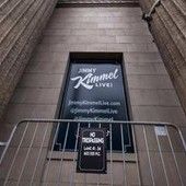 Jimmy Kimmel risponde a Melania Trump: "D'accordo su stop retorica d'odio, ne parli con suo marito"