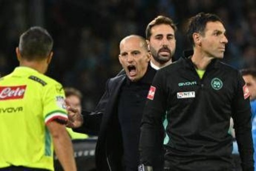 Stangata per Allegri, due giornate di squalifica e multa. Il Napoli fa ricorso Stangata per Allegri, due giornate di squalifica e multa. Il Napoli fa ricorso