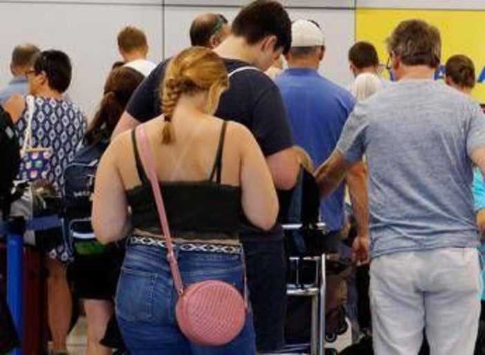 Spagna, arrivi da Italia senza documenti: cosa succede ai viaggiatori Spagna, arrivi da Italia senza documenti: cosa succede ai viaggiatori