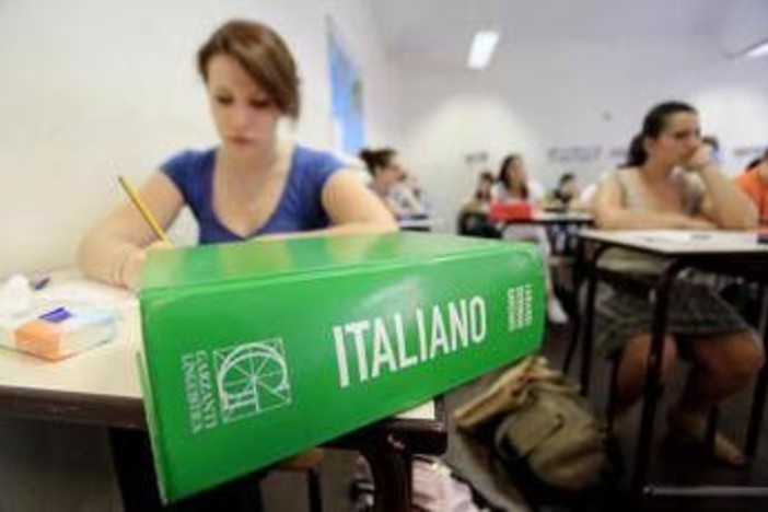 Allarme della Crusca: "Il futuro della lingua italiana è a rischio"