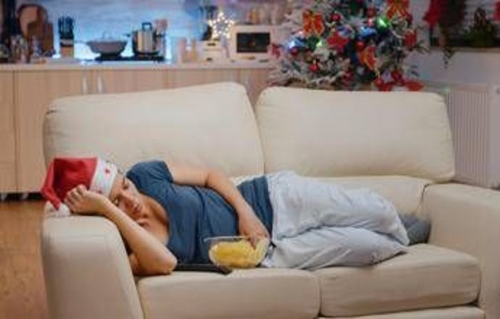 Sonno dopo pranzo? E' normale ma non è colpa della digestione Sonno dopo pranzo? E' normale ma non è colpa della digestione