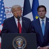 Iran, Trump: "Non volevo assistere a un disastro economico, ecco perché ho fatto l'accordo" Iran, Trump: "Non volevo assistere a un disastro economico, ecco perché ho fatto l'accordo"