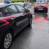 Aggredisce a colpi di martello la moglie e la figlia, arrestato 55enne a Monza: salvate dai vicini di casa Aggredisce a colpi di martello la moglie e la figlia, arrestato 55enne a Monza: salvate dai vicini di casa