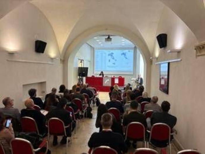 Hiv Summit, 'riportare lotta a virus al centro dell'agenda politico-sanitaria'
