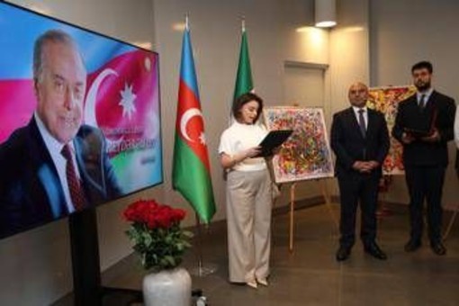 Mostre, a Roma 'I colori del tempo: lo sguardo degli artisti Azerbaigiani' Mostre, a Roma 'I colori del tempo: lo sguardo degli artisti Azerbaigiani'