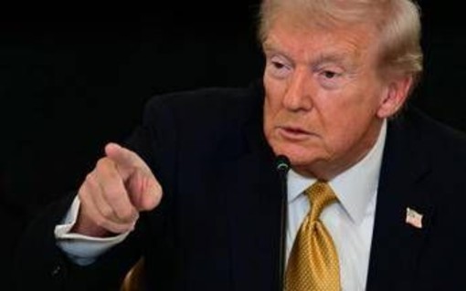 Sanzioni a Russia, tre opzioni presentate a Trump: lui ha scelto la via di mezzo