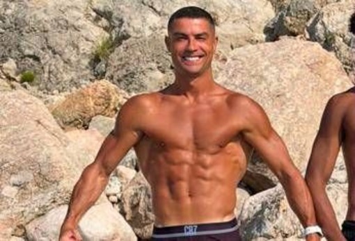 "Avocado, uova e... caffè": i segreti della longevità sportiva di Cristiano Ronaldo "Avocado, uova e... caffè": i segreti della longevità sportiva di Cristiano Ronaldo