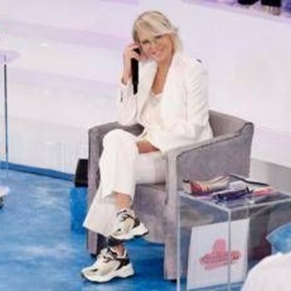 Amici, oggi domenica 21 dicembre: gli ospiti e le anticipazioni