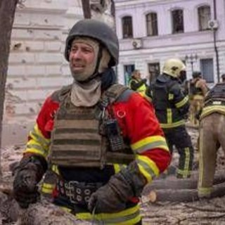 Ucraina, drone Russia su bus a Sumy: uccisi 9 civili
