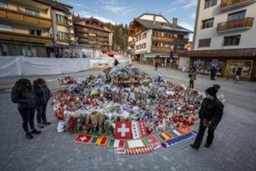 Italia in lutto per le vittime di Crans-Montana, oggi funerali di 5 dei 6 giovani morti