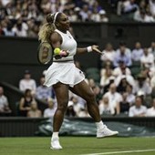 Serena Williams subito k.o. a Wimbledon, Joint vince in 3 set Serena Williams subito k.o. a Wimbledon, Joint vince in 3 set