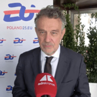 Ue, ambasciatore Polonia: &quot;La tecnologia corre veloce, necessaria una risposta rapida alla disinformazione&quot;