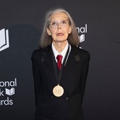 Vince il Premio Nobel per la Letteratura 2026 la canadese Anne Carson