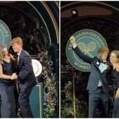 Smoking, ballo e... regali: così Sinner ha festeggiato trionfo a Wimbledon Smoking, ballo e... regali: così Sinner ha festeggiato trionfo a Wimbledon
