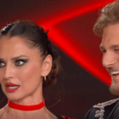 Ballando, Anna Safroncik: "Se mi piace Leonardo? Non mi corteggia". Poi, il giudizio (negativo) di Carolyn Smith Ballando, Anna Safroncik: "Se mi piace Leonardo? Non mi corteggia". Poi, il giudizio (negativo) di Carolyn Smith