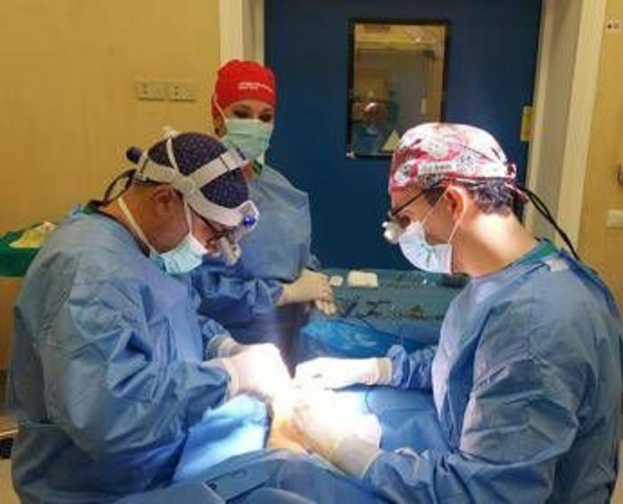 Chirurgia, salvare la mano da trauma o malattia. Al San Camillo di Roma il centro d'élite Chirurgia, salvare la mano da trauma o malattia. Al San Camillo di Roma il centro d'élite