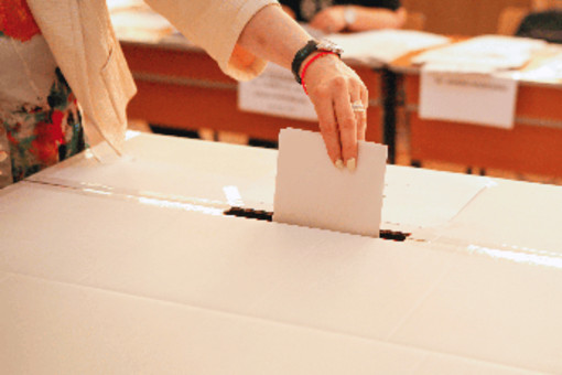Referendum dell'8 e 9 giugno, da Noemi a chef Locatelli: &quot;Andiamo a votare&quot;