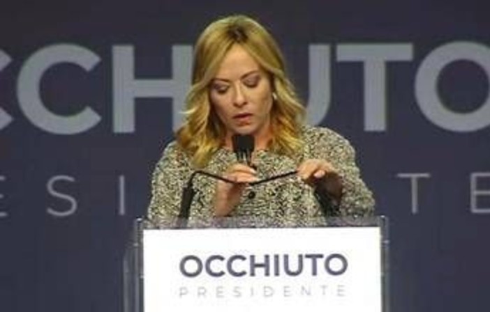 Meloni in Calabria per Occhiuto: &quot;Solo i cittadini possono mandarci a casa&quot;