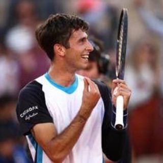Roland Garros, impresa di Gigante: Tsitsipas ko e vola al terzo turno