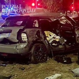 Incidente sulla Colombo a Roma, amica vittima in &quot;condizioni gravi ma stabili&quot;. Negativa a test