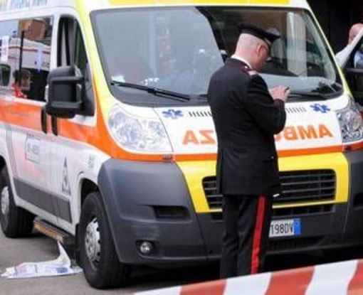 Porsche si ribalta e prende fuoco, morti tre giovani nel Brindisino