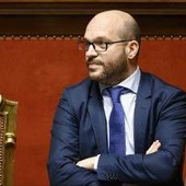 Giornata mondiale sclerosi multipla, Fontana: "Dietro malattia famiglie che meritano dignità" Giornata mondiale sclerosi multipla, Fontana: "Dietro malattia famiglie che meritano dignità"