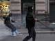 Corteo a Milano, il 'kit del manifestante' sui social: chat criptate e consigli anti-lacrimogeni Corteo a Milano, il 'kit del manifestante' sui social: chat criptate e consigli anti-lacrimogeni