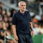Roma, Mourinho: "Sono un avversario, ma vorrei abbracciare i tifosi"