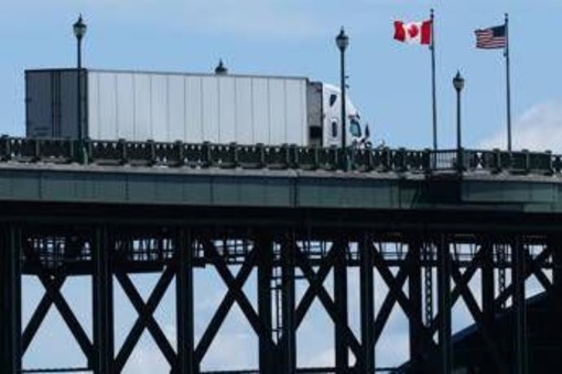 Trump sospende dazi del 50% al Canada: "Presto un accordo"